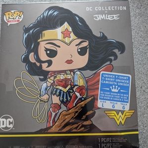 NWT Unisex DC Collection Wonder Woman shirt/figure